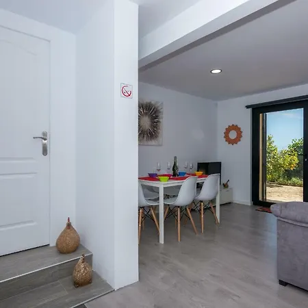 Homeholidaysrentals Sils Ii Apartman *