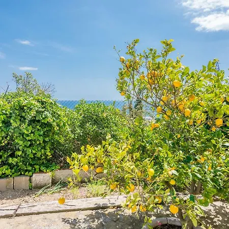 Homeholidaysrentals Sils Ii Apartman *