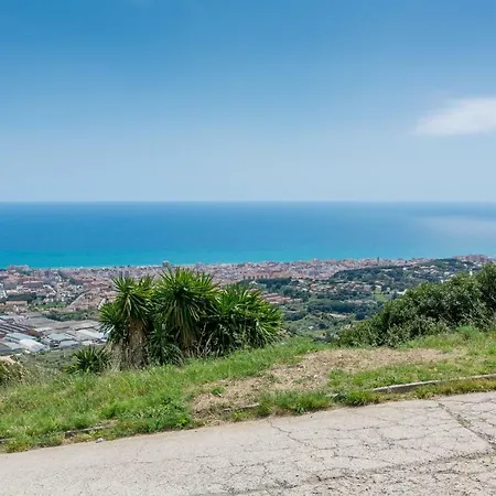 Homeholidaysrentals Sils Ii Apartman Pineda de Mar