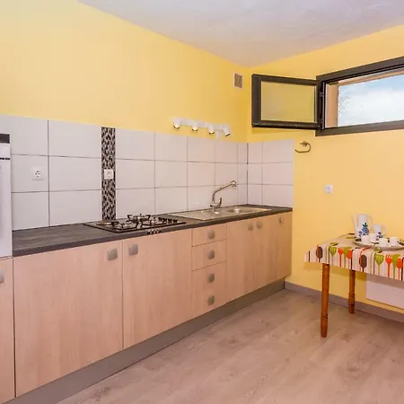 Homeholidaysrentals Sils Ii Apartman Pineda de Mar